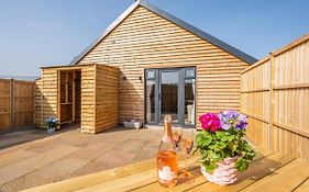 Spacious Cottage - Sleeps 4 - In The Black Mountains